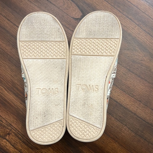 TOMS slip ons - Youth size 1 - sloths - good condition - Picture 7 of 7